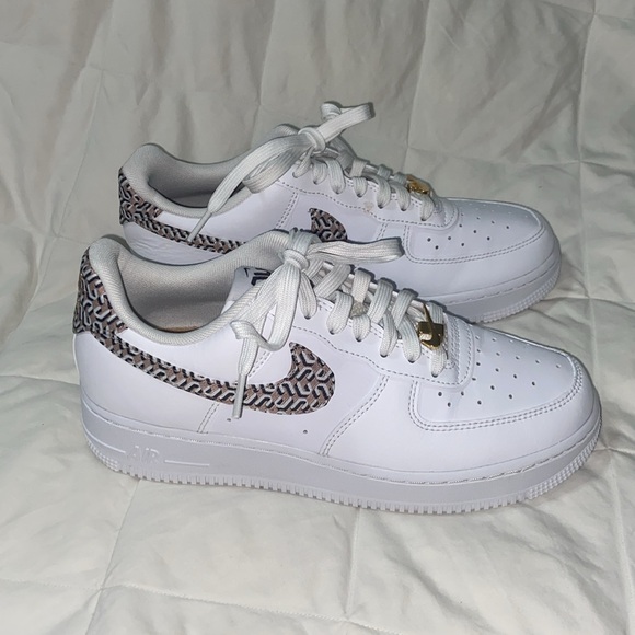 Like new Nike Air Force 1 Low United in Victory White - Picture 7 of 16